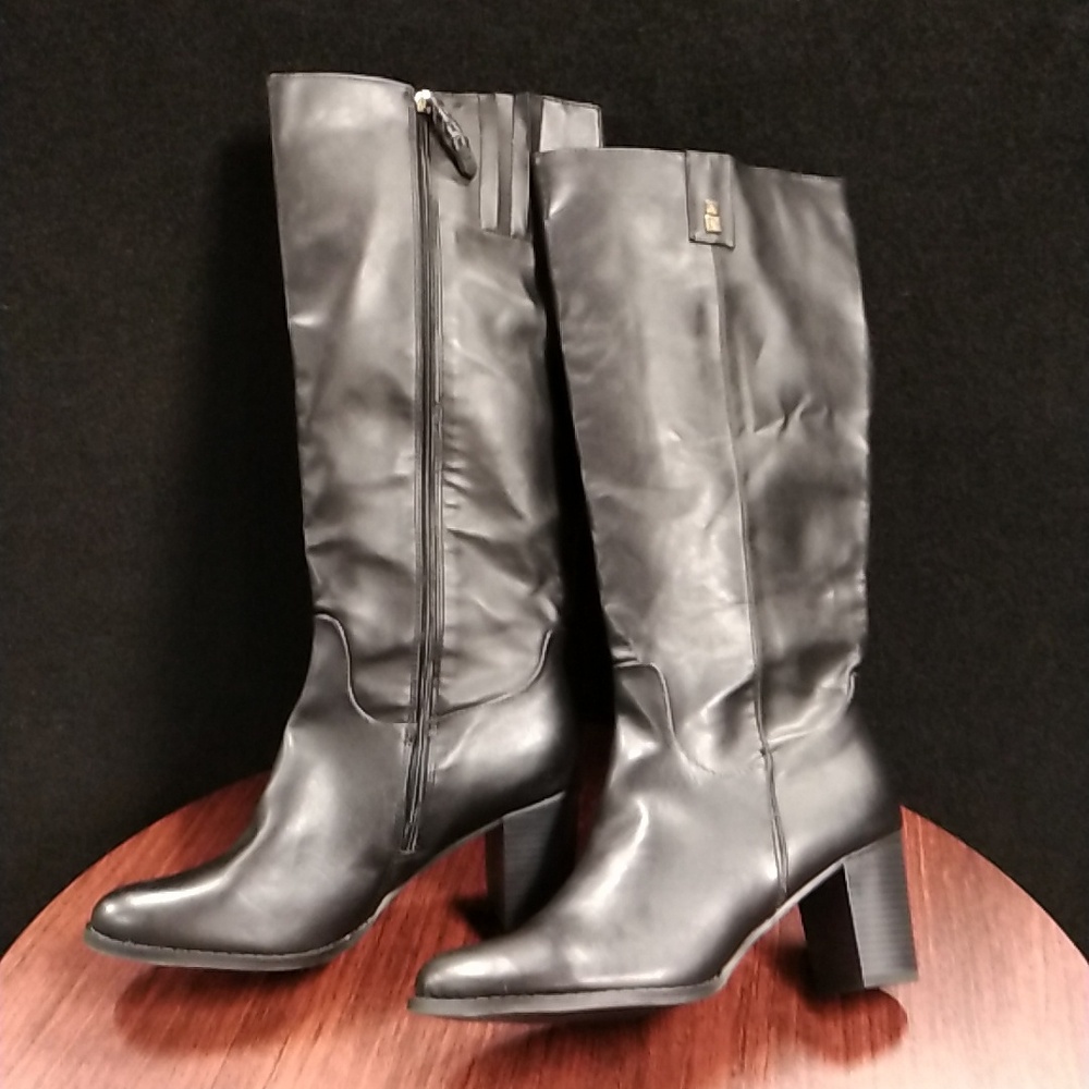 Jacklyn Smith Raizen Black Stacked Heel Knee Boots with Side Zippers - S…